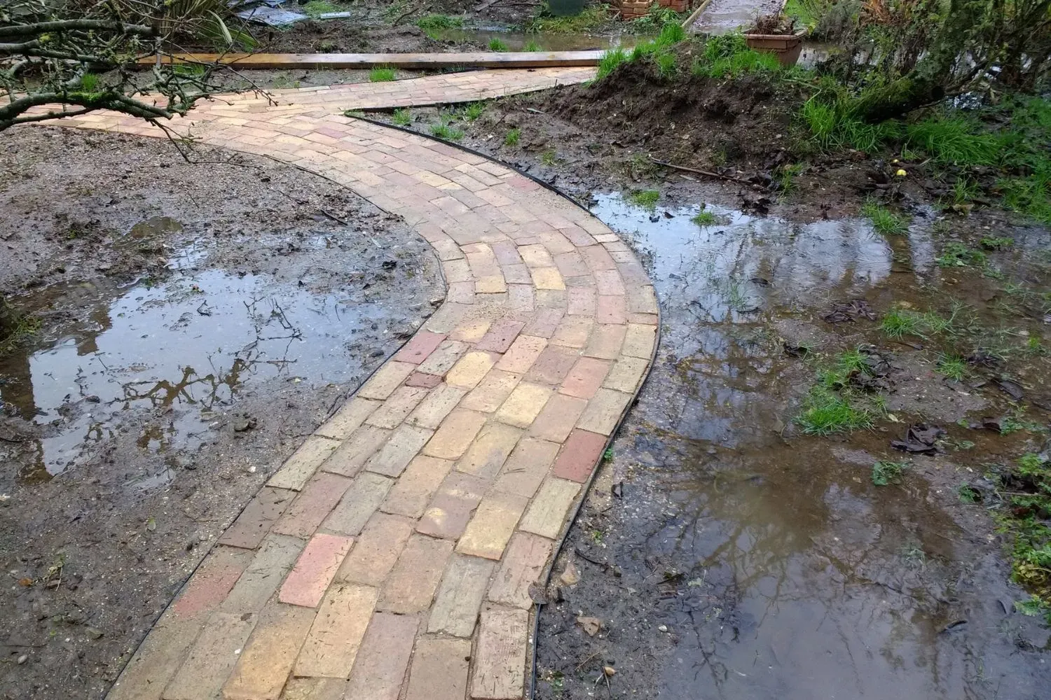 Driveway drainage problems to check before moving in