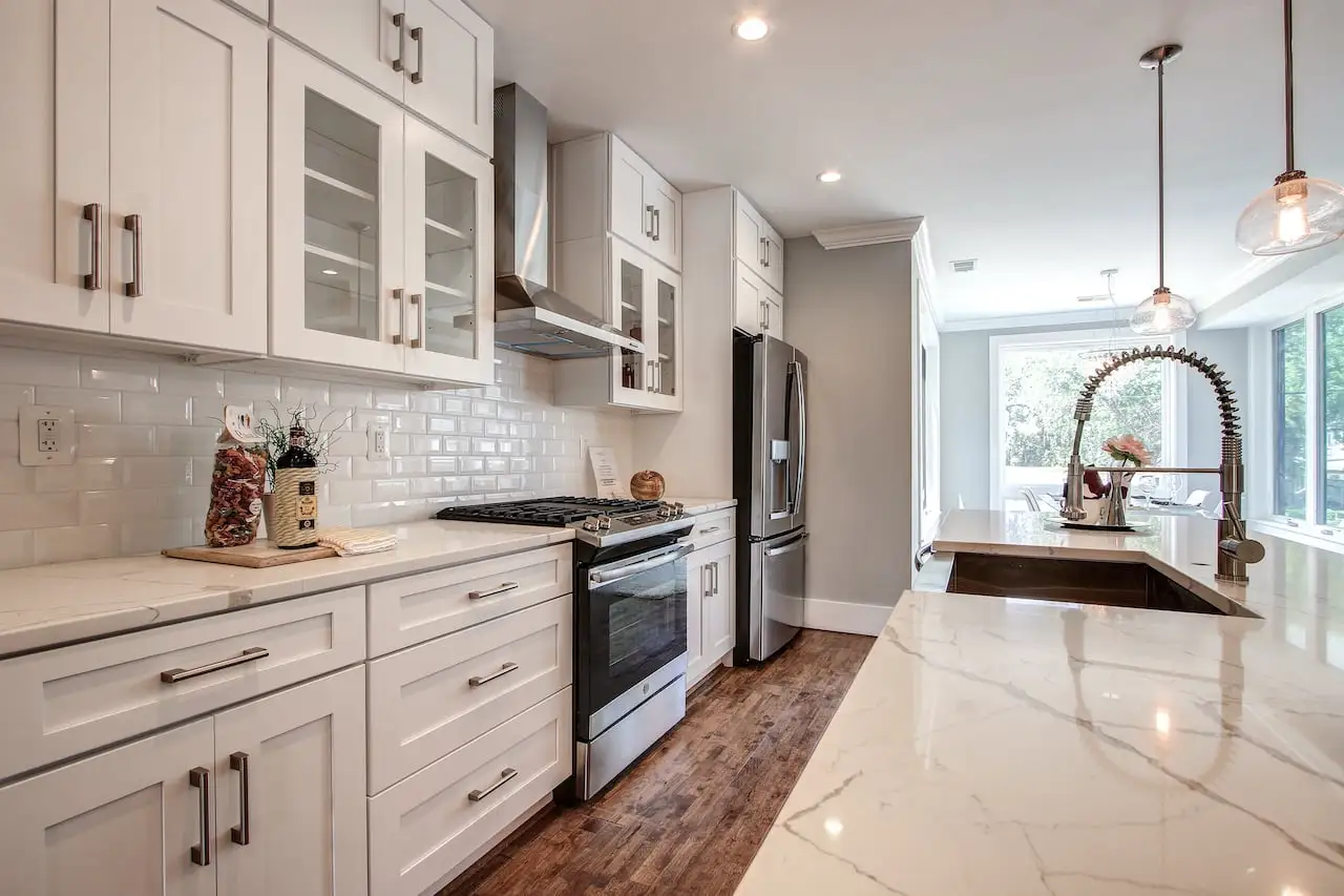 Adding a Backsplash to Your Kitchen Adding a Backsplash to Your Kitchen